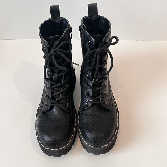 SINCERELY JULES Harley Black Leather Combat Boots. Size 8. Gently Used Condition - Picture 3 of 11